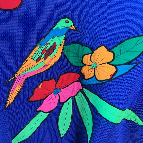 Vtg 80s DIANE FREIS royal blue ruffle sleeve sweater knit top S tropical birds - Picture 8 of 9